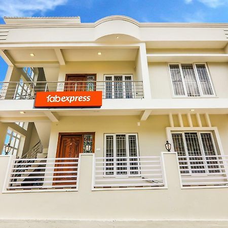 Fabexpress Royal Hideway Resort Утакаманд Экстерьер фото